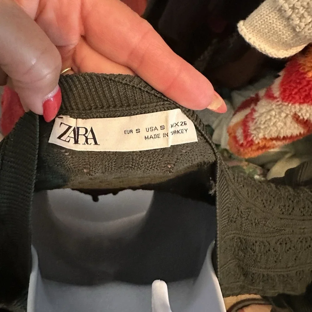 Zara Knit Top with Ruffles Women's‎ Size Small Long Sleeve